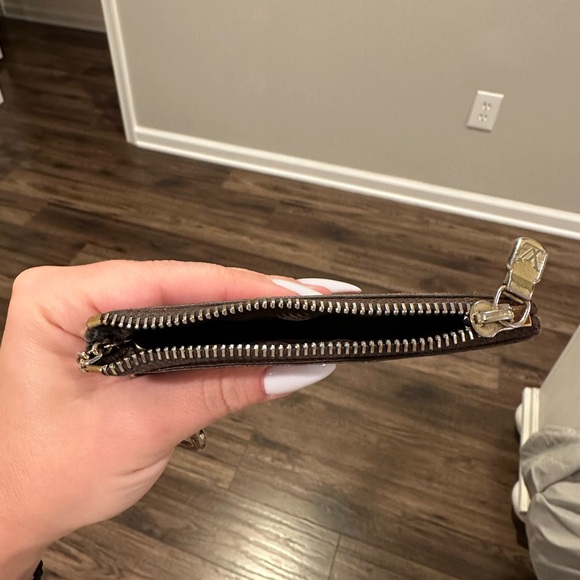 Louis Vuitton Key Pouch - Picture 6 of 10